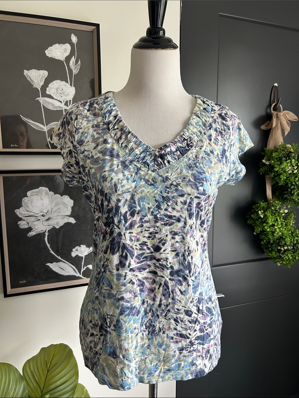 Bundle of 3 M green Blue-Purple Floral stretchy paisley V-Neck Tops